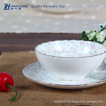 Porcelana Selecionada Cerâmica Cor-de-rosa Flor Bone China Chávena de Café e Pires Set